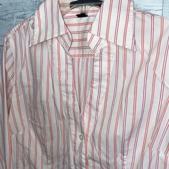 Express v neck button down top - Picture 2 of 6